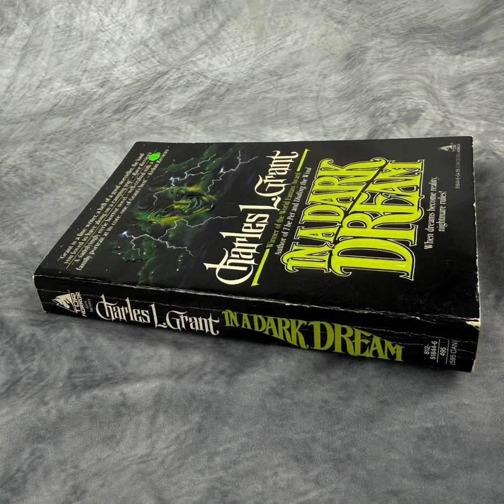 In a Dark Dream Charles L Grant Horror Paperback Book 1990 Tor 0-812-51844-6